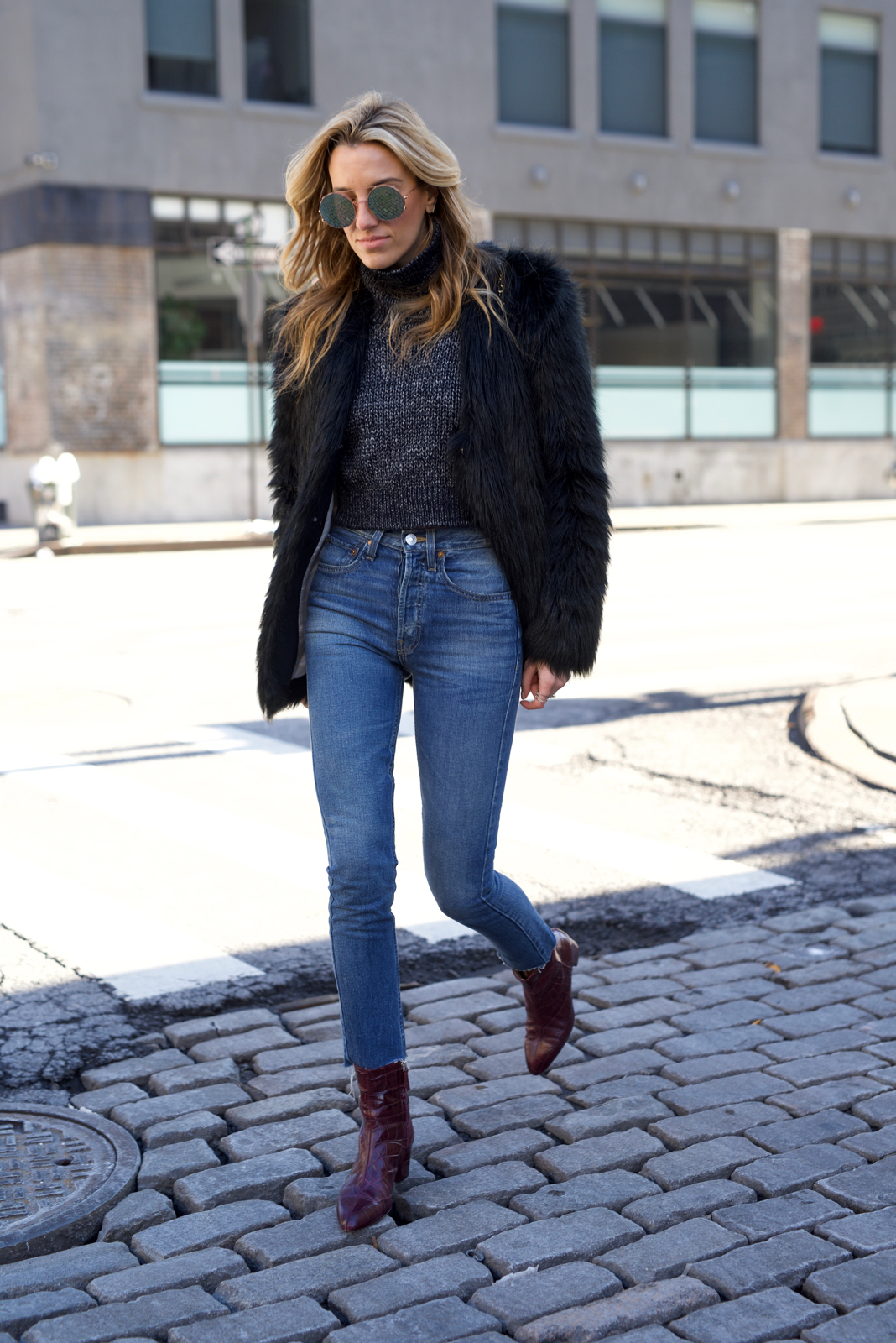 The Best High Waisted Jeans & Cropped Sweater - Lisa D CahueLisa D Cahue