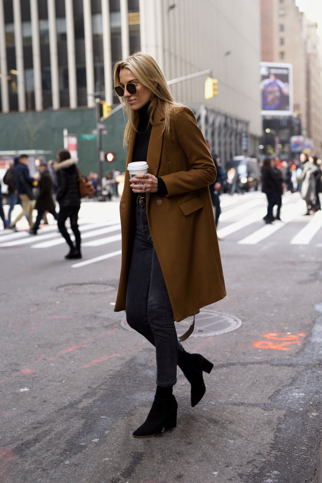 NYC Street Style in All Black with a Camel Coat - Lisa D CahueLisa D Cahue